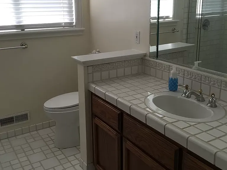 823 Helena Dr — Photo 4
