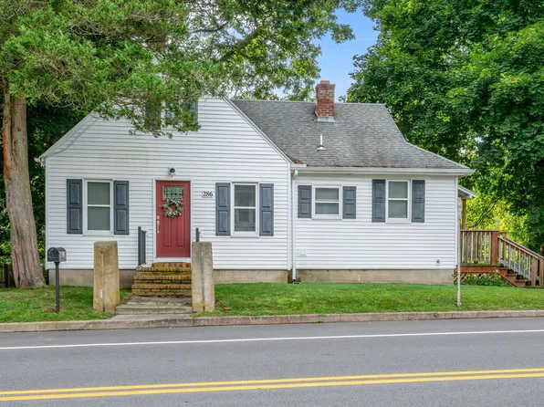 286 Niantic River Road, Waterford, CT 06385