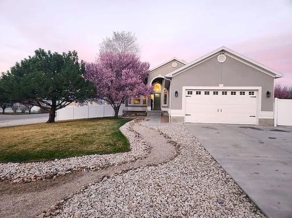 867 Poplar Ln, Grantsville, UT 84029