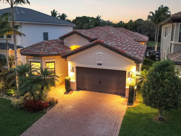 9577 Eden Roc Court, Delray Beach, FL 33446