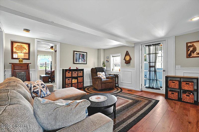 4th image of 104 Jodie Road