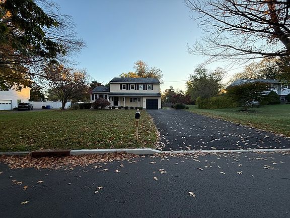 2nd image of 16 Meadowview Dr