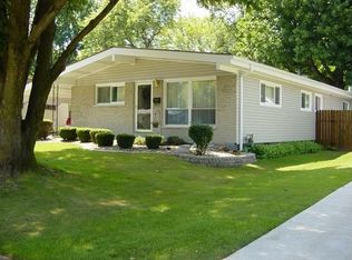 31 San Mateo Dr, Florissant, MO 63031