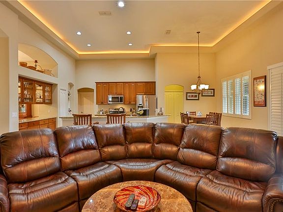 5th image of 104 Berg Ct