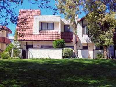 27666 Nugget Dr APT 2, Santa Clarita, CA, 91387