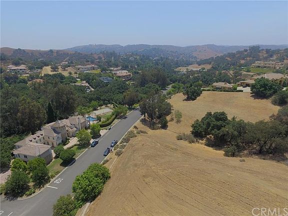 5th image of 15895 Esquilime Dr