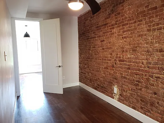 Rented by HFF Realty LLC | media 3