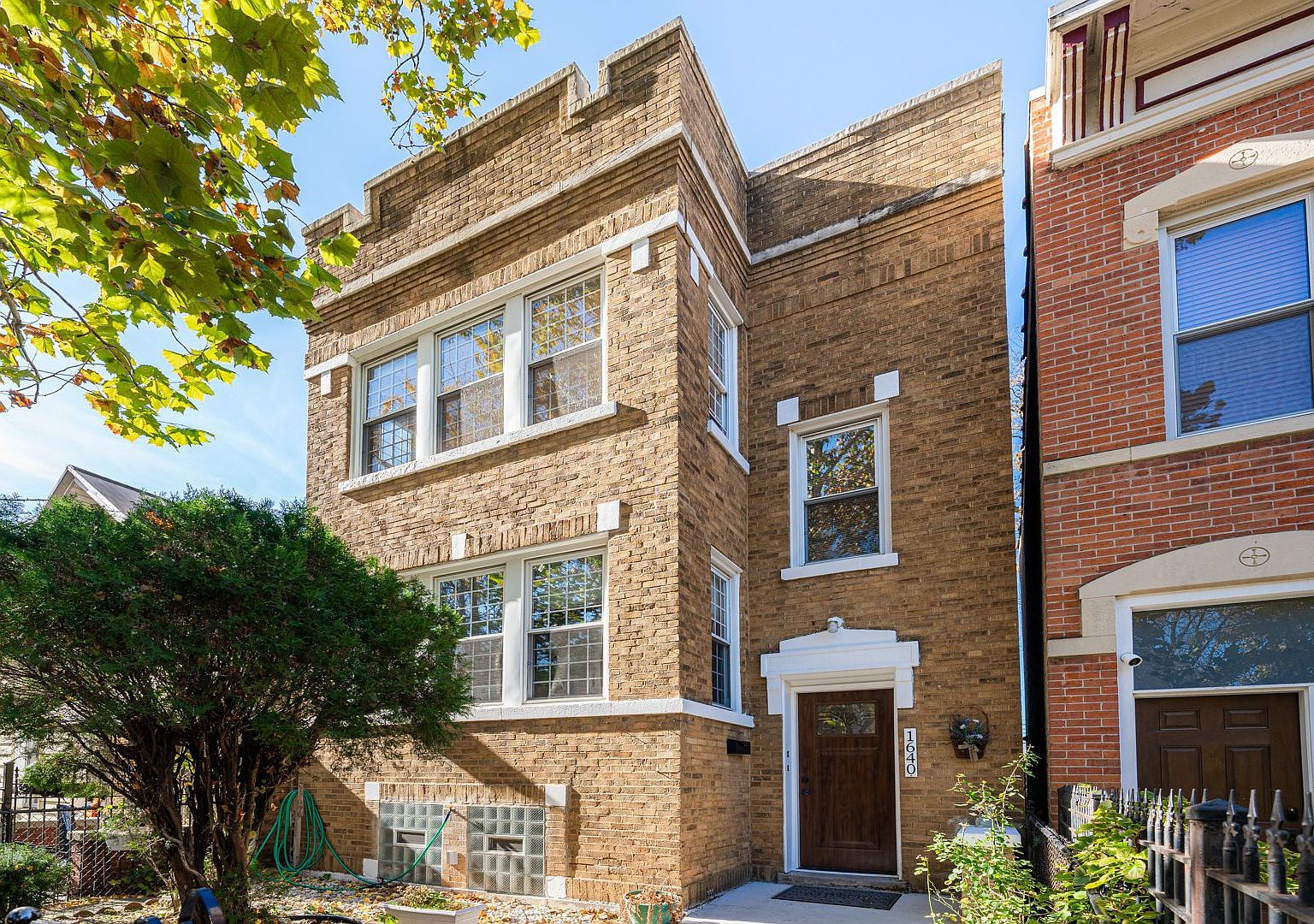 1640 N Claremont Ave #2, Chicago, IL 60647