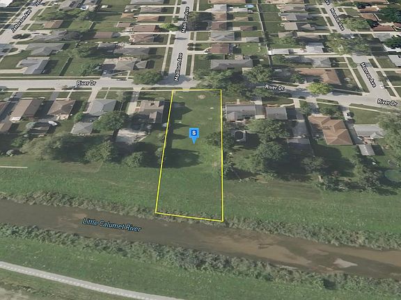 3rd image of 649 River Dr