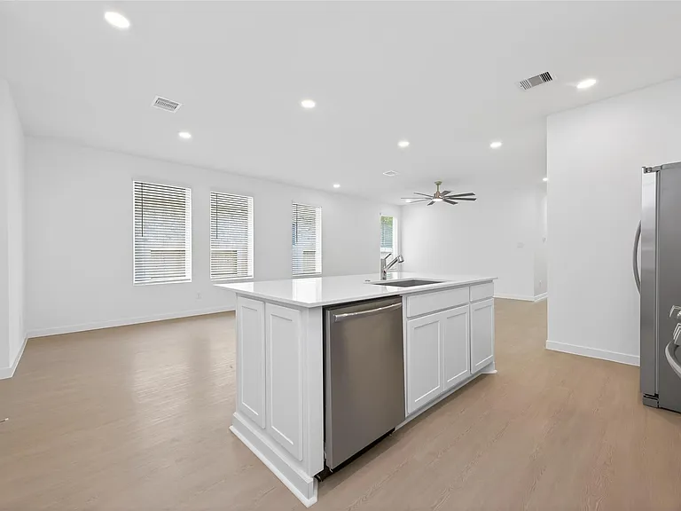 13071 Pine Trace St — Photo 16