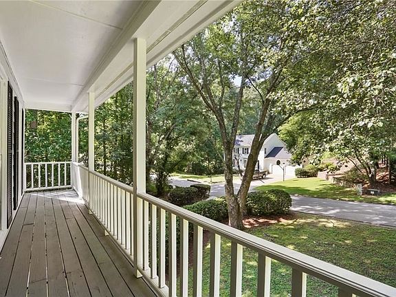 5th image of 4560 Blakedale Rd NE