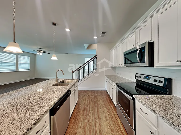4911 Trayton Ave — Photo 4