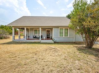 632 E Labadie Ave, De Leon, TX 76444