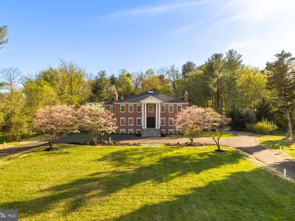 10821 Barn Wood Ln, Potomac, MD 20854