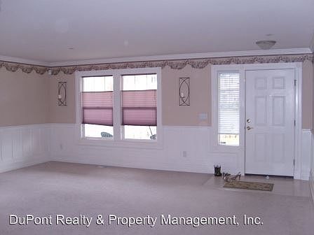 2nd image of 2727 Meyer St