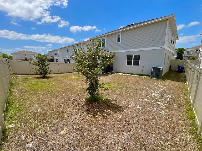 406 Sofia Ln — Photo 24