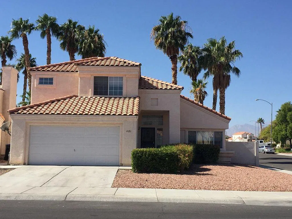 3 bed, 2.5 bath, 1918 sqft, $2,195 — Photo 1