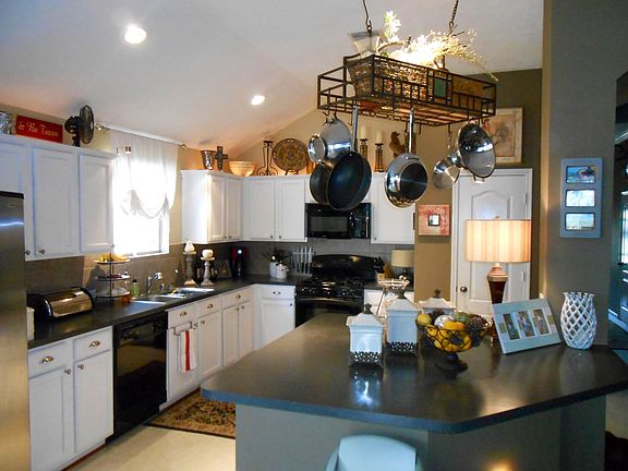 4th image of 18918 Squirrel Oaks Dr