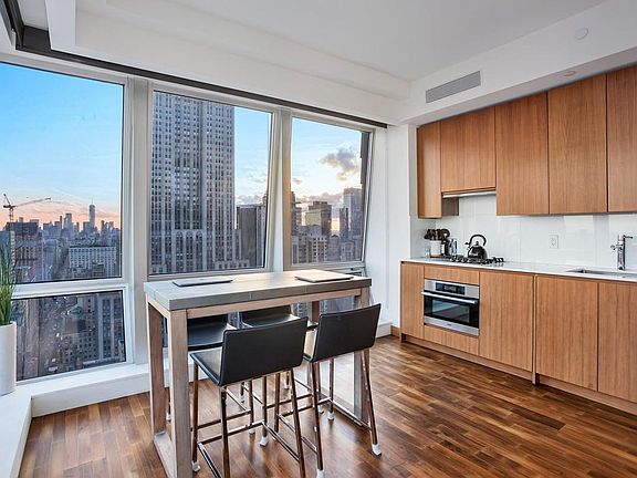 3rd image of 400 5th Ave APT 36A