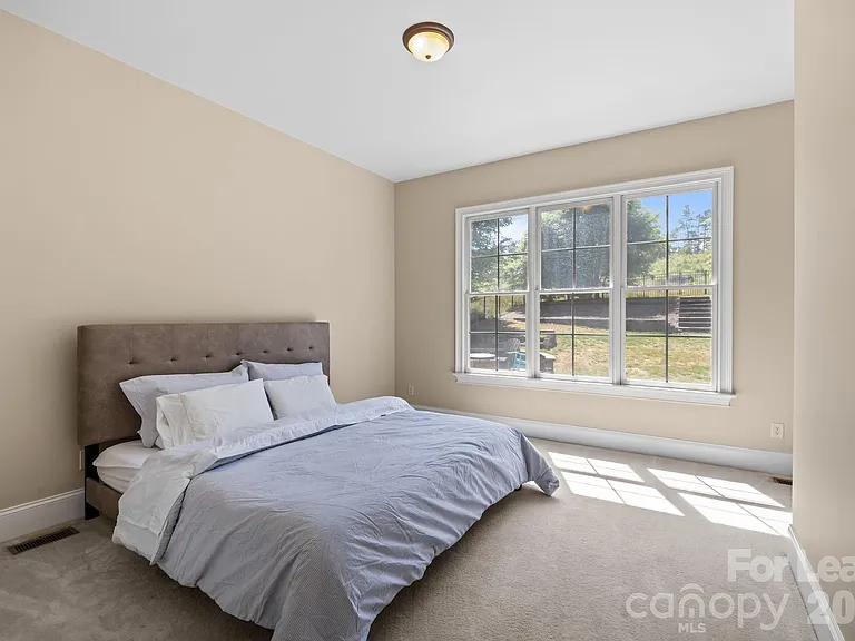 11938 Bradford Park Dr — Photo 18