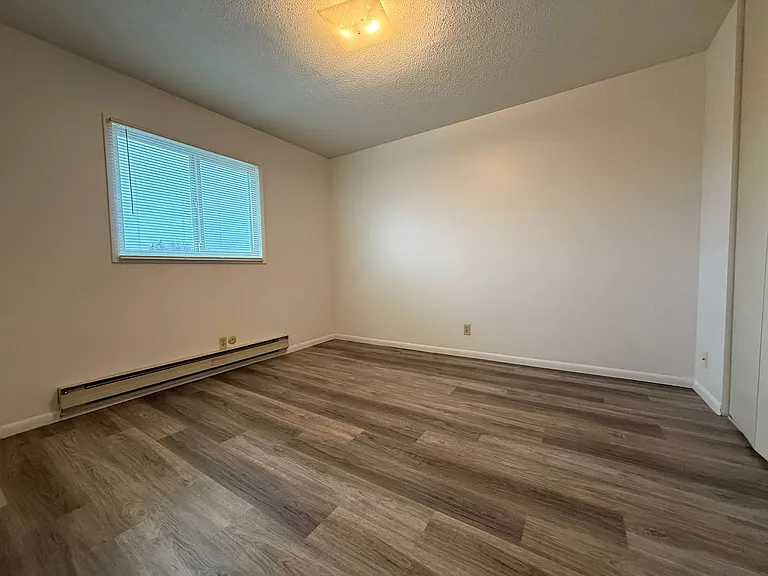 1116 2nd Street SE - Uptown Apartments — Photo 25