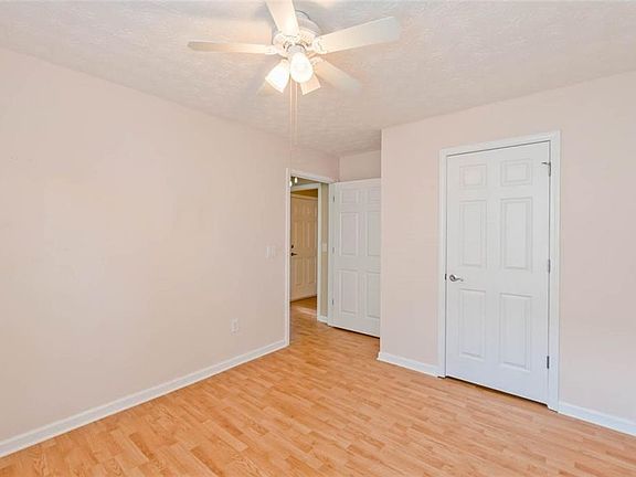 5th image of 415 Mockingbird Dr