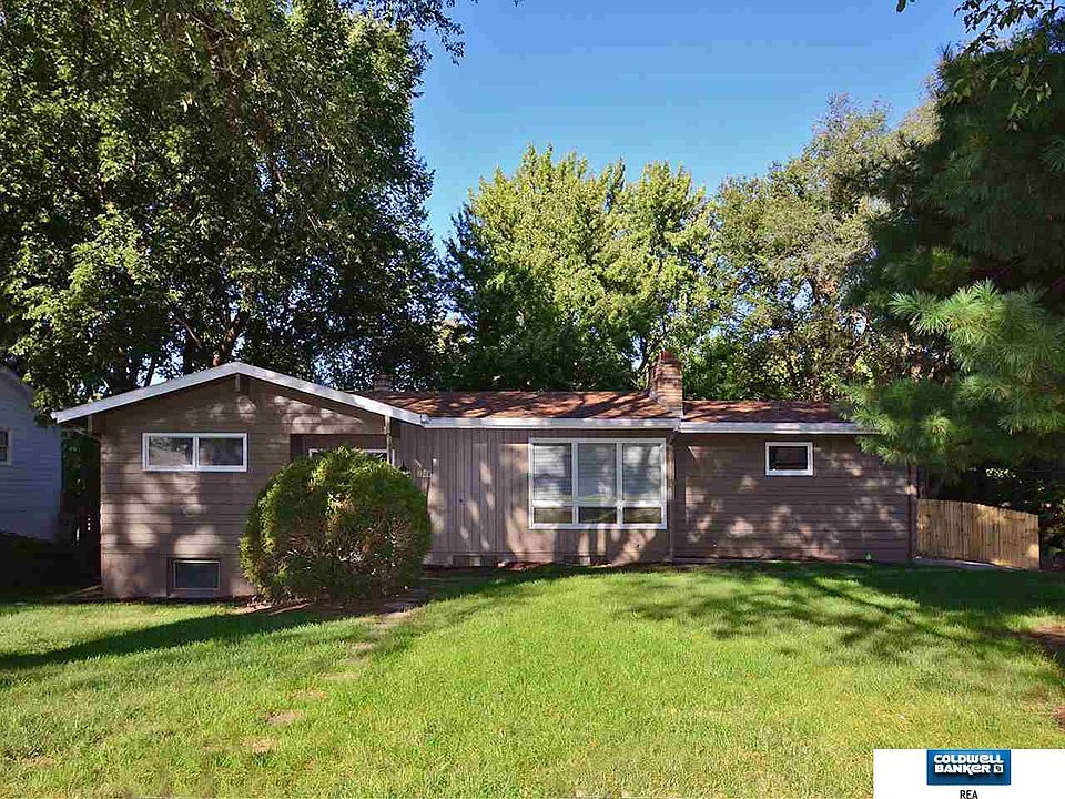 1st image of 3104 S 105th Ave