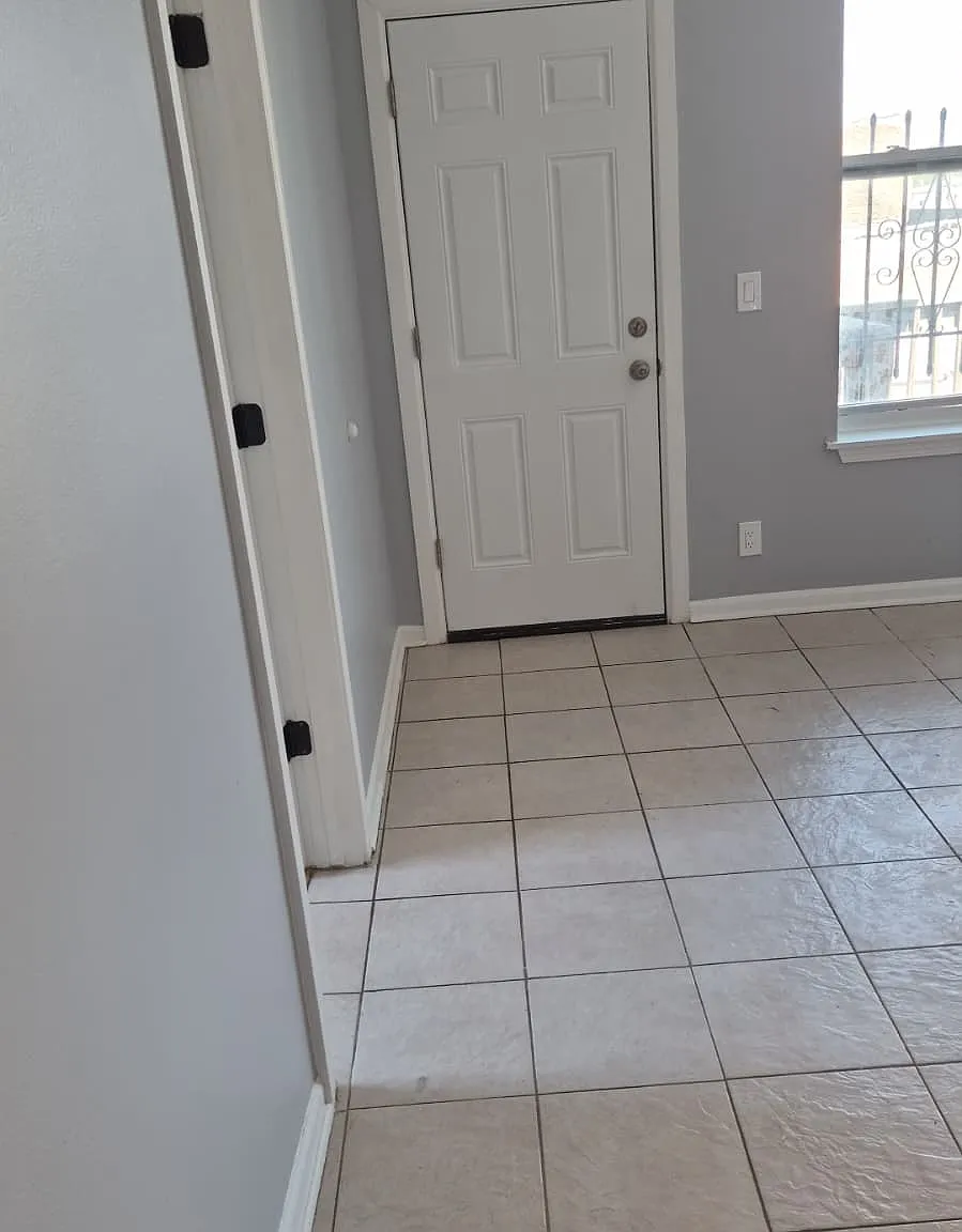 1515 South Millard Avenue - 3R — Photo 2
