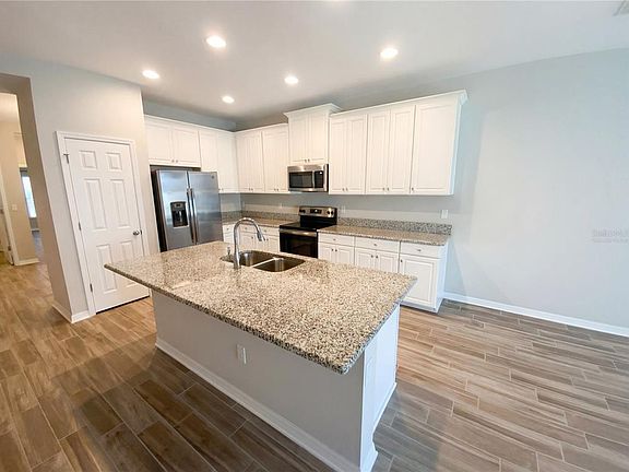 2nd image of 7423 Pool Compass Loop