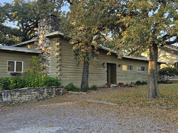 828 Highland Village Rd