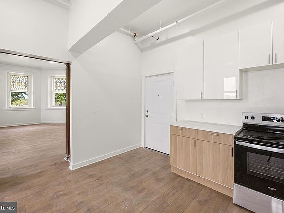 3rd image of 6012 Ridge Ave #5