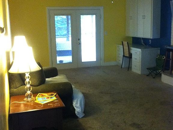 3rd image of 209 Continental Dr
