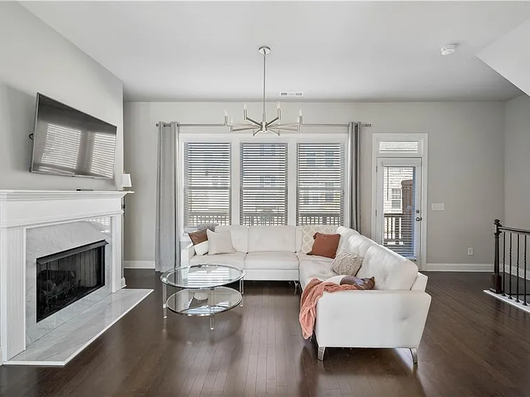 1302 Harris Way — Photo 14
