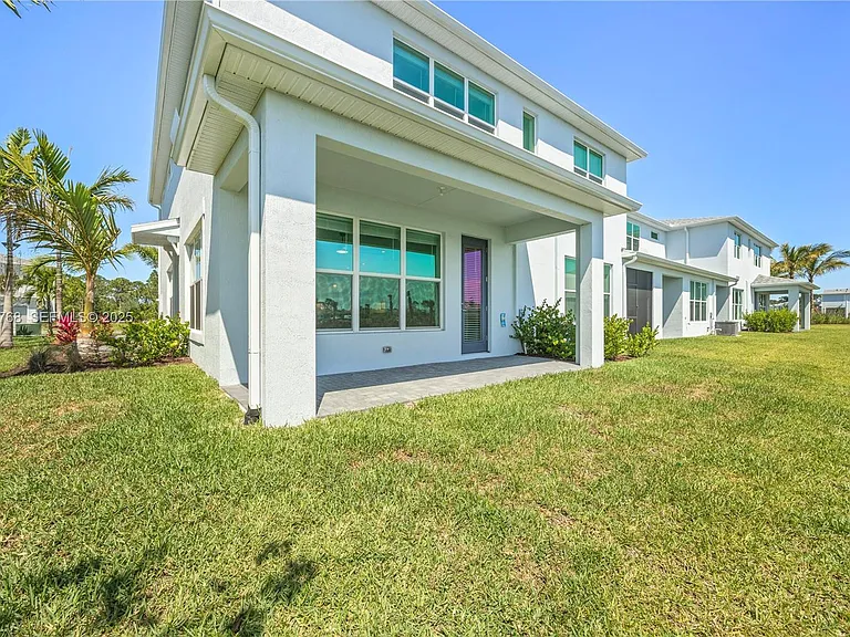 3542 NW Solange Ct — Photo 32