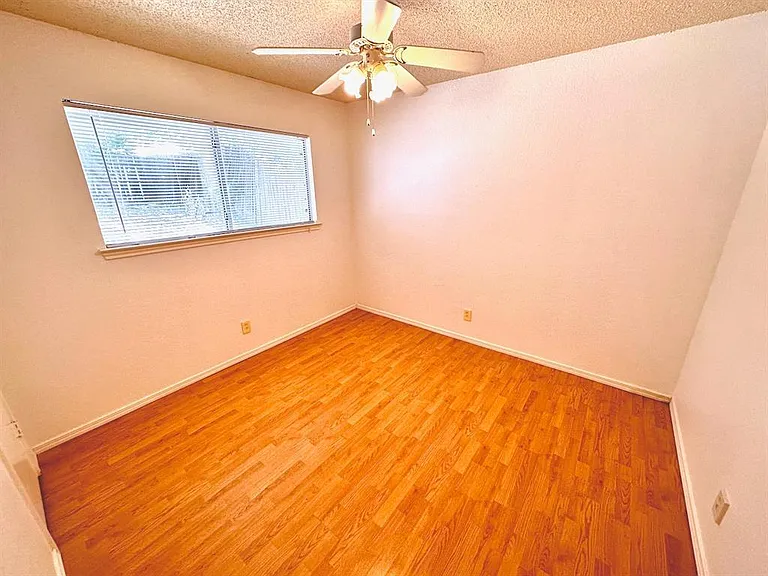 531 Cutty Trl #B — Photo 9