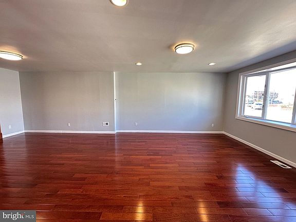 4th image of 3360 Kayford Cir
