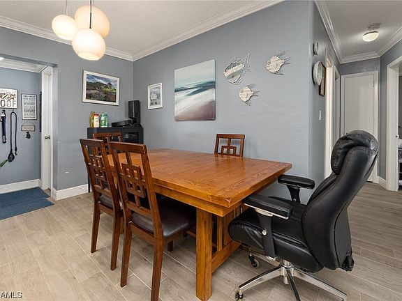 3rd image of 1301 Ellendale Cir