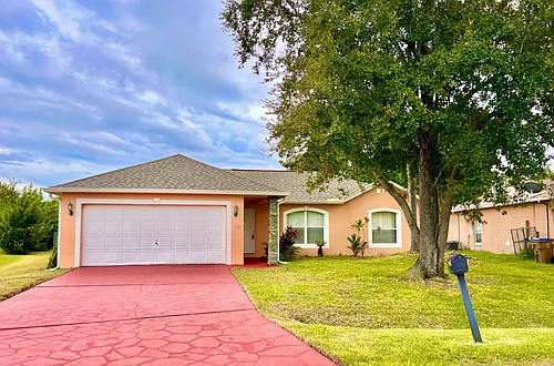 220 Canterbury Ct Photo 1