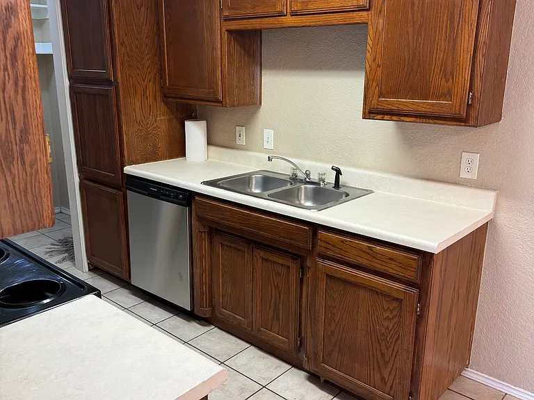 8146 Marydean Ave — Photo 4