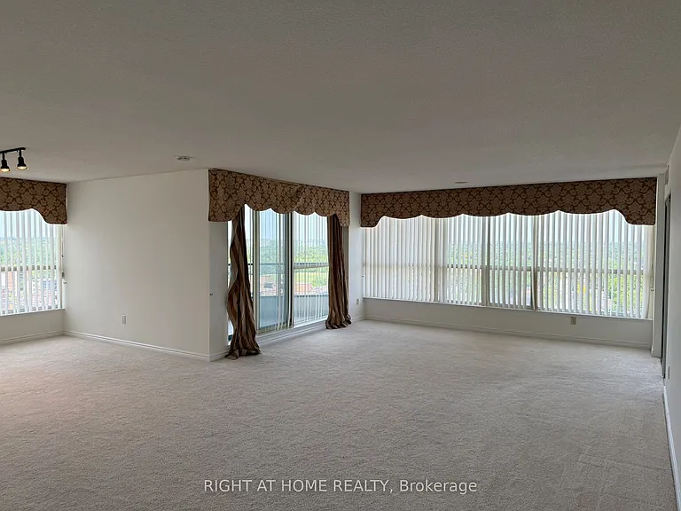 7300 Yonge St #1604 — Photo 23