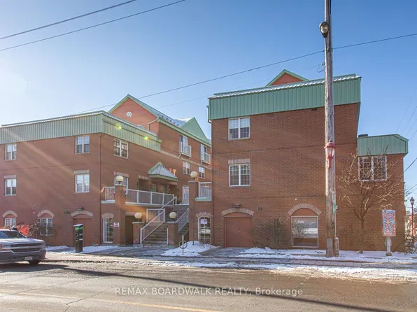 130 Rochester St #6, Ottawa, ON K1R 0A3