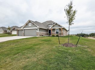 585 Hackberry Ln, Washington, OK 73093