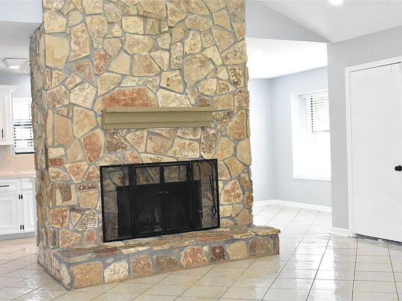 5th image of 1347 Somercotes Ln