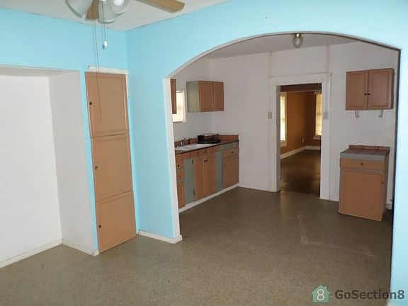 4th image of 1210 North Ctr