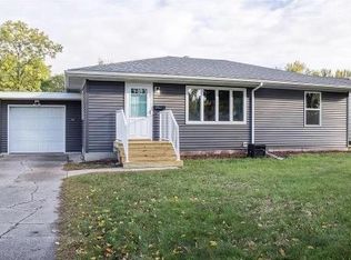 1512 11th Ave S, Grand Forks, ND 58201