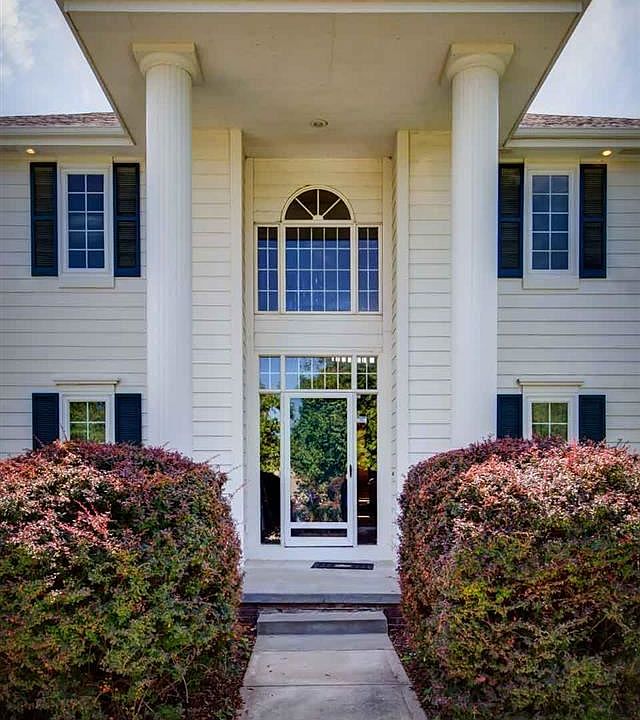 1st image of 16705 Cinnamon Dr