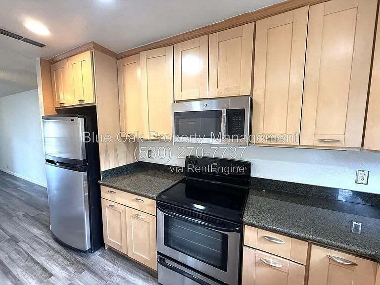 1420 Sherman Ave #16 — Photo 6