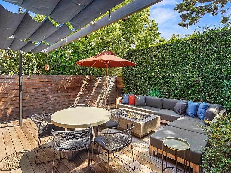 671 Oxford Ave — Photo 4