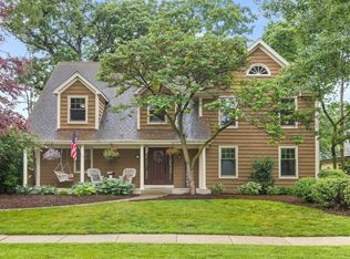 1310 Yorkshire Woods Ct, Wheaton, IL 60189