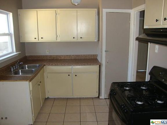 3rd image of 1701 Elkins Ave
